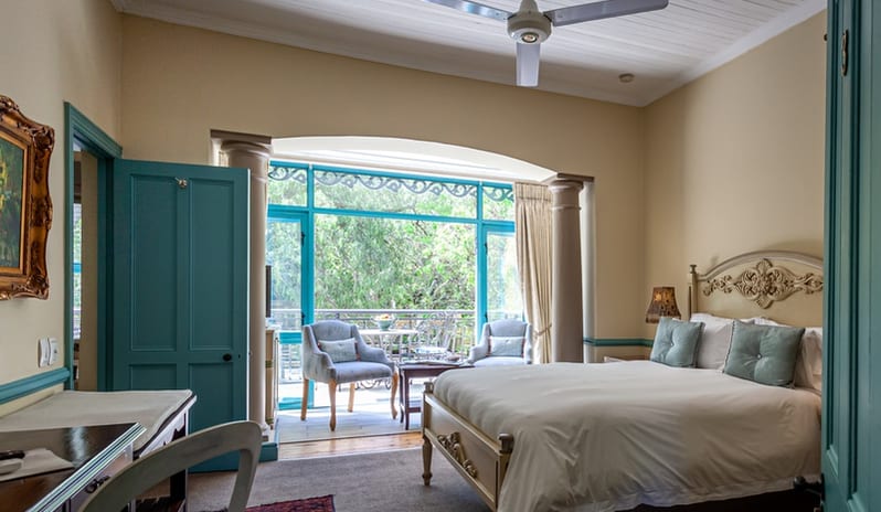 FRANSCHHOEK HOTEL - BEDROOM AND PATIO VIEW